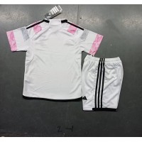 Camisa de Futebol Juventus Equipamento Secundário Infantil 2023-24 Manga Curta (+ Calças curtas)